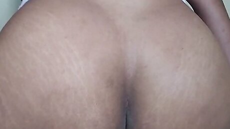 WAKE UP HORNY AND MY HUSBAND ATE ME HOT BEFORE GOING TO WORK