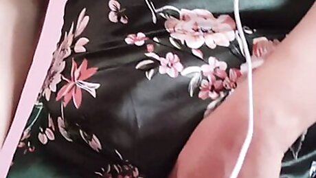 Arab Muslim woman whore masturbating