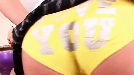 glasses blondie in sex pleasure