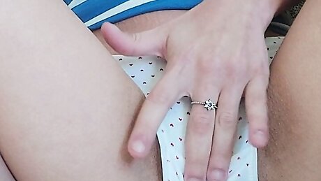 sex toy brings me to a creamy orgasm