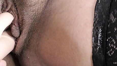 Virgin boy first time clumsily using vibrator on sexy BBW MILF pussy! - Milky Mari