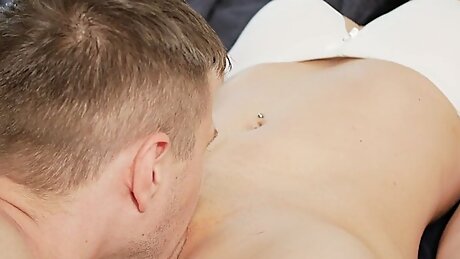 Prurient husband gives sweet eating vagina to his beautiful huzzy.