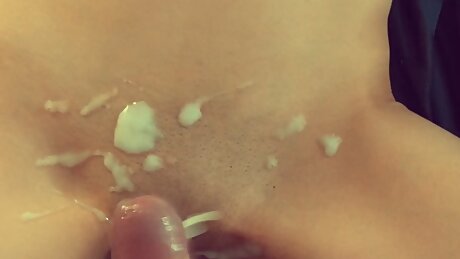 Cumming over girlfriends pussy