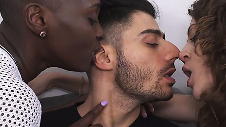 Zaawaadi have fun with Cherrycandle and Davecandle