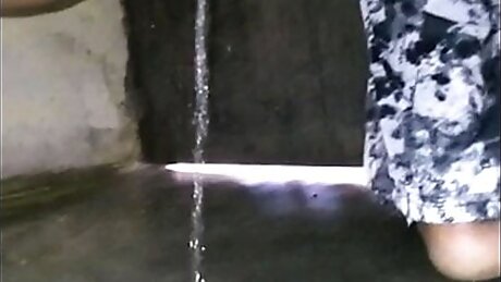 Real Desi Indian Pissing Aunty