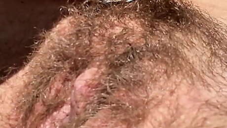 Amateur Hairy girl sunbathing outdoor hairy pussy fetish