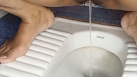 I Love Pissing And Squirting Front of my Husband