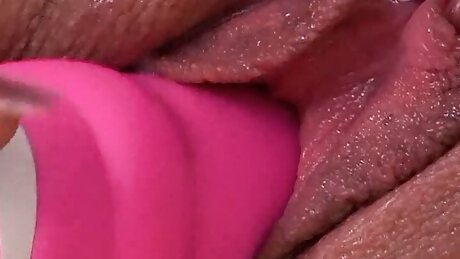 Amateur brunette babe Marley Blaze gets herself wet with her vibrator and rides her dildo