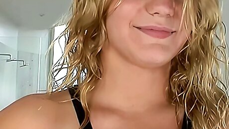 Big boobs blondie enjoy titfuck