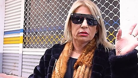 Amazing mature mommy Indiana makes a sexy comeback with a younger dude