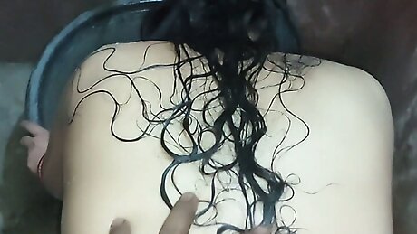 Desi bhabhi bathing sex