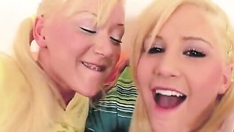 Lil Lexy with Lesbian girl Fingering duo