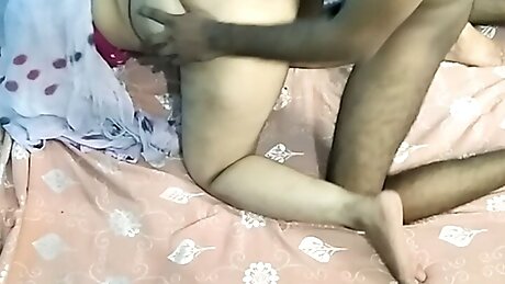 Bhabhi ko kela khila kr choda hard sex doggy style hindi audio.