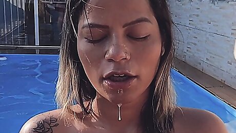 Hot neighbor gets her perfect ass in the pool just to drive me crazy!