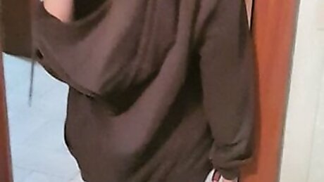 Il ne filme entrain de pisser