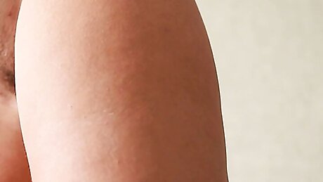 AMATEUR ASS WORSHIP - PERFECT BODY GIRL CUM