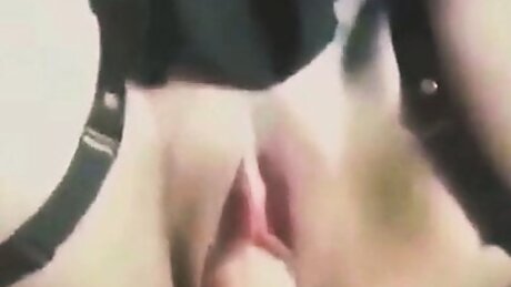 Moroccan 21 yo girl is playing with dildo in her wet Pussy