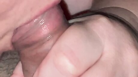 Bekkie giving hubby goodmorning blowjob when he wakes up