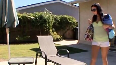 Slutty teen takes oldie cock in her wet pussy