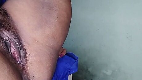 Bhabi ko dress utar ke achese chudayi ki