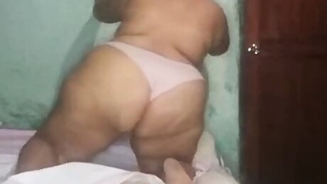 Chubby Culo Rico shows her big ass and tits