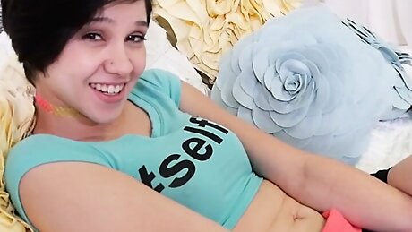 DadCrush - WRONG NUMBER! Horny Stepdaughter Sends Her Stepdad Nudies By Mistake And Makes Him Cum