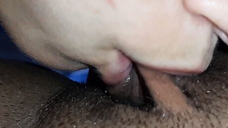 Took my clit in her mouth and sucked until I cum - Lesbian-candys