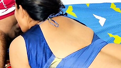 Komal bahut hi khubsurat hai sadi aur blouse very sexy komal bhabhi