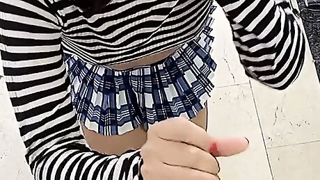 fucking a beautiful Latin girl in rich hot sex, she loves to feel the hot cock inside her vagina.