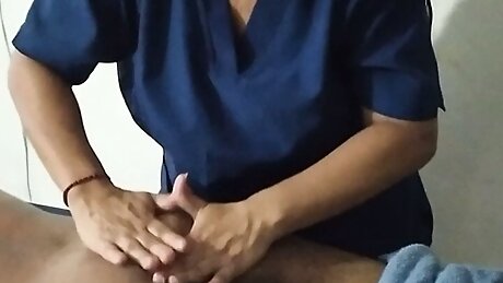 A good massage from a hot mature woman. Pt1