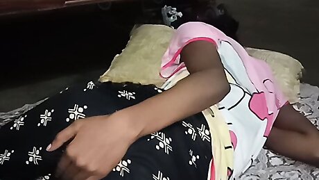 Sexy bhabi ne apni piyas bujhai dogi style me