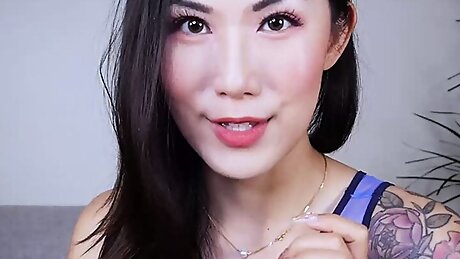 Gamer GF Makes You Lick It Up Full Clip: dominaelara.com