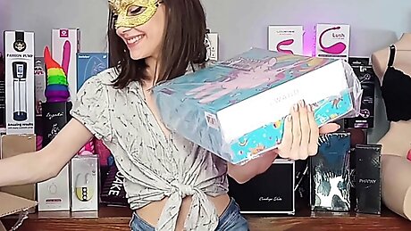 Sarah Sue Unboxing - Biggest Box of Sex Toys so far