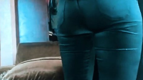 fuck my friend and she cum lot on my dick