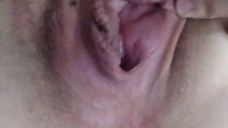 Gluing. first experience with a vacuum pump on a pussy