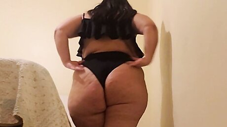 Mommy she dresses sexy to fuck her stepson