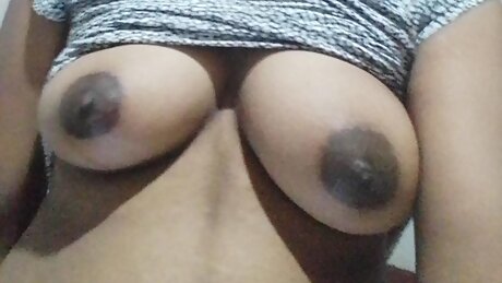 Indian xxx Hot xxx Desi Girlfriend Masturbating 87