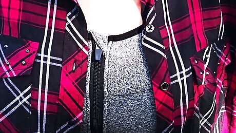 Titslapping daddys girl in public