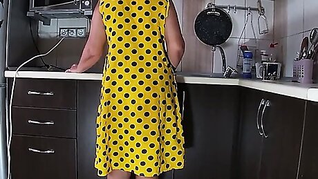 I put a mature lady on her knees and took advantage of her tight ass