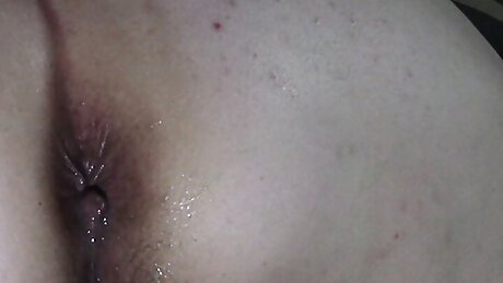 Bekkie cum drips out off ass