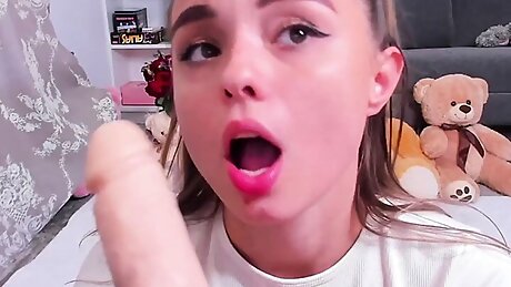 (Trailer) The schoolgirl got excited for the first time