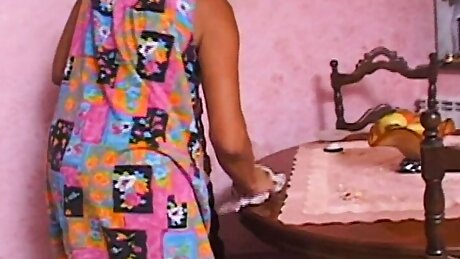 Old bitch sucks very wel!