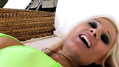 Blonde babe fingered before facefucked until facial