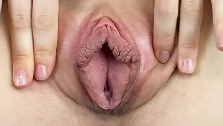 My friend's mom fucked me with her meaty pumped cunt while he was at work