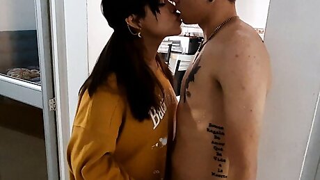 My stepsister watches me without a towel and craves my cock