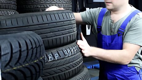 Candid Double Foot Worship With Sexy Customer