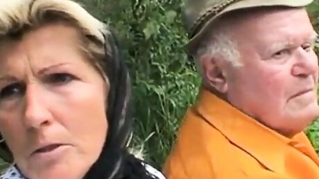 Teen whore in threeway with elderly couple