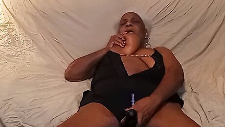 Make That Pussy Squirt And I Will Clean Up Your Mess