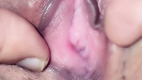 Desi bhabhi got her pussy fingered