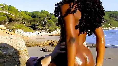 Nancy Hot Ebony Gives A Blowjob And Fucks Hard